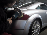 Mit professionellen Poliermaschinen, den entsprechenden Schw&auml;mmen und Polituren erzielen wir die h&ouml;chste Qualit&auml;t.